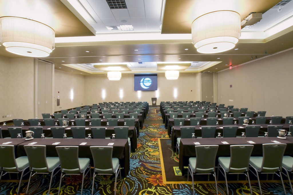 Oasis Hotel & Convention Center