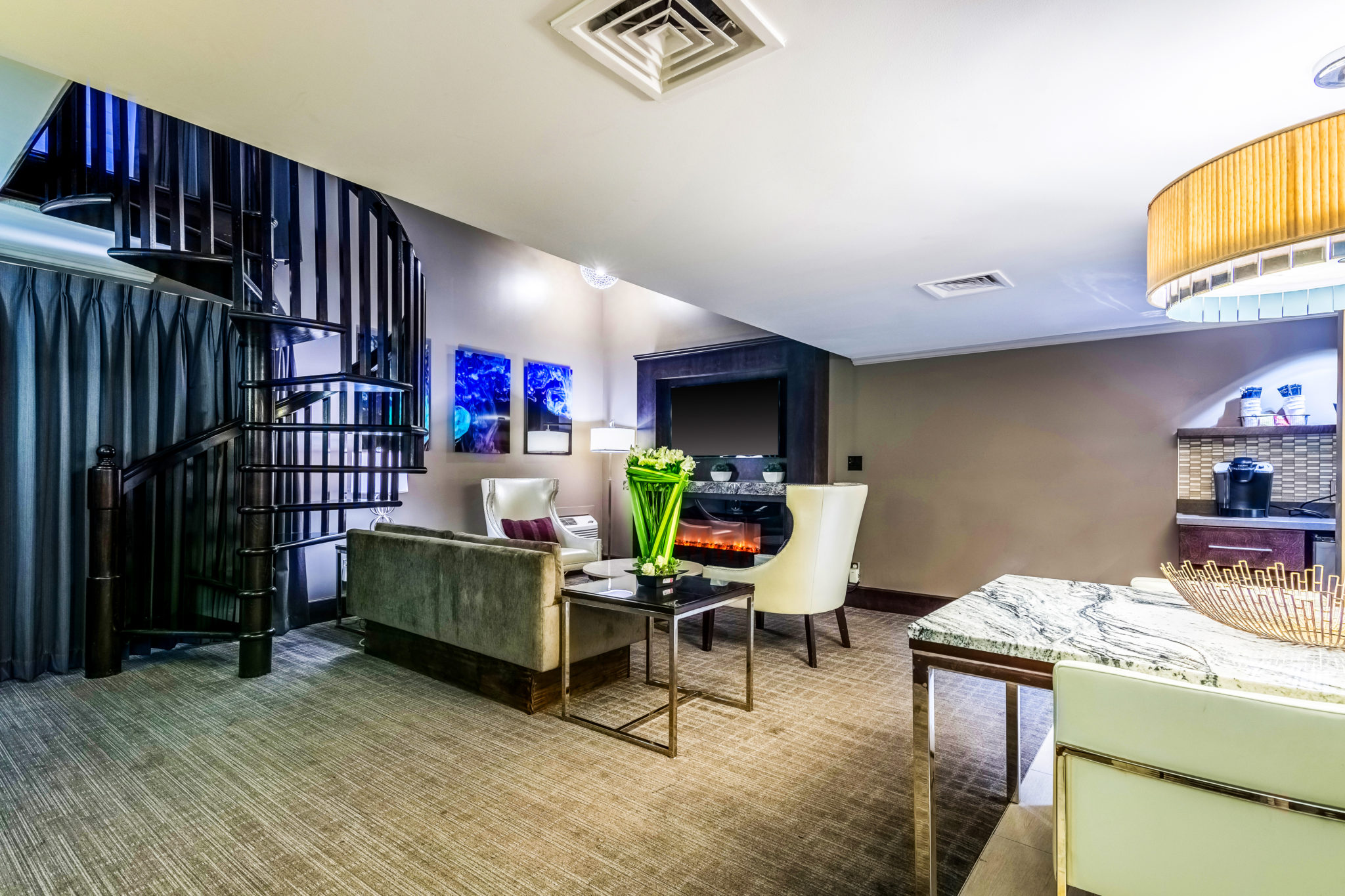 The Sweetest Suites in Springfield Oasis Hotel & Convention Center