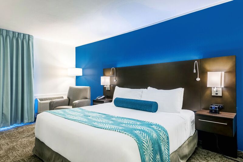 Oasis Hotel & Convention Center